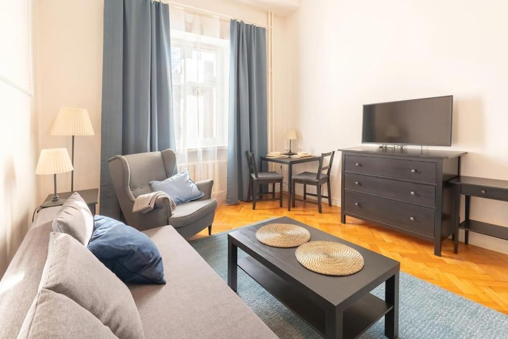 Wyjatkowy Apartament Na Rynku Breslavia Esterno foto
