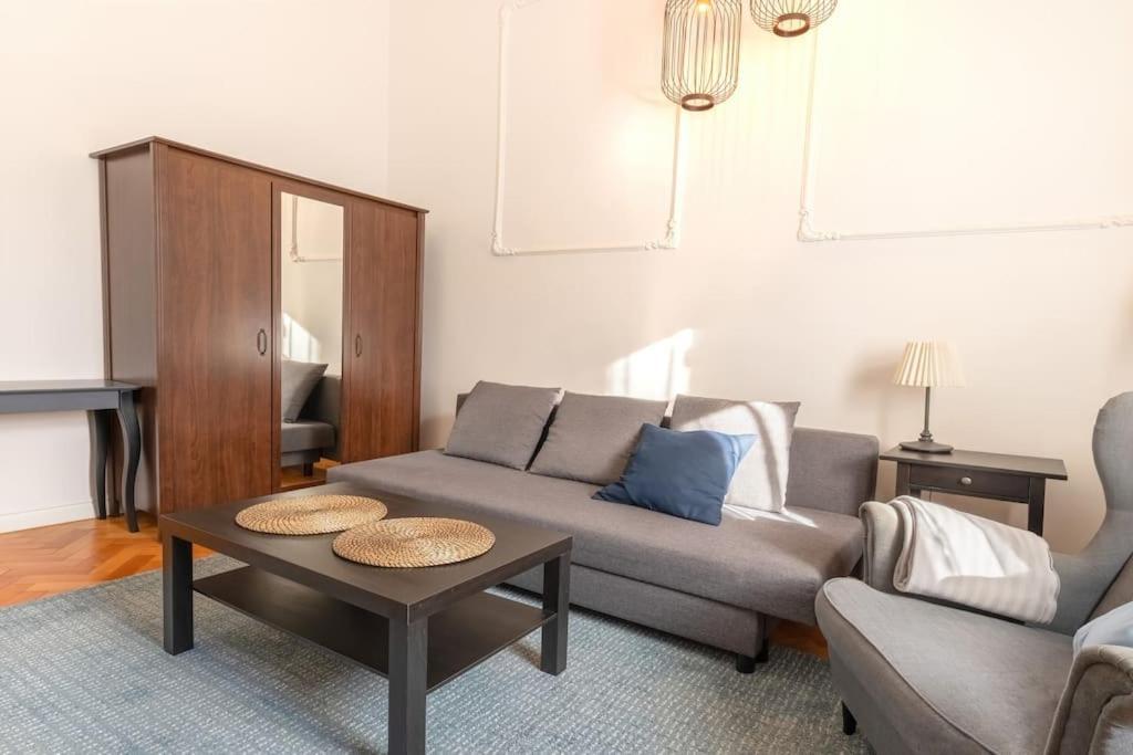 Wyjatkowy Apartament Na Rynku Breslavia Esterno foto